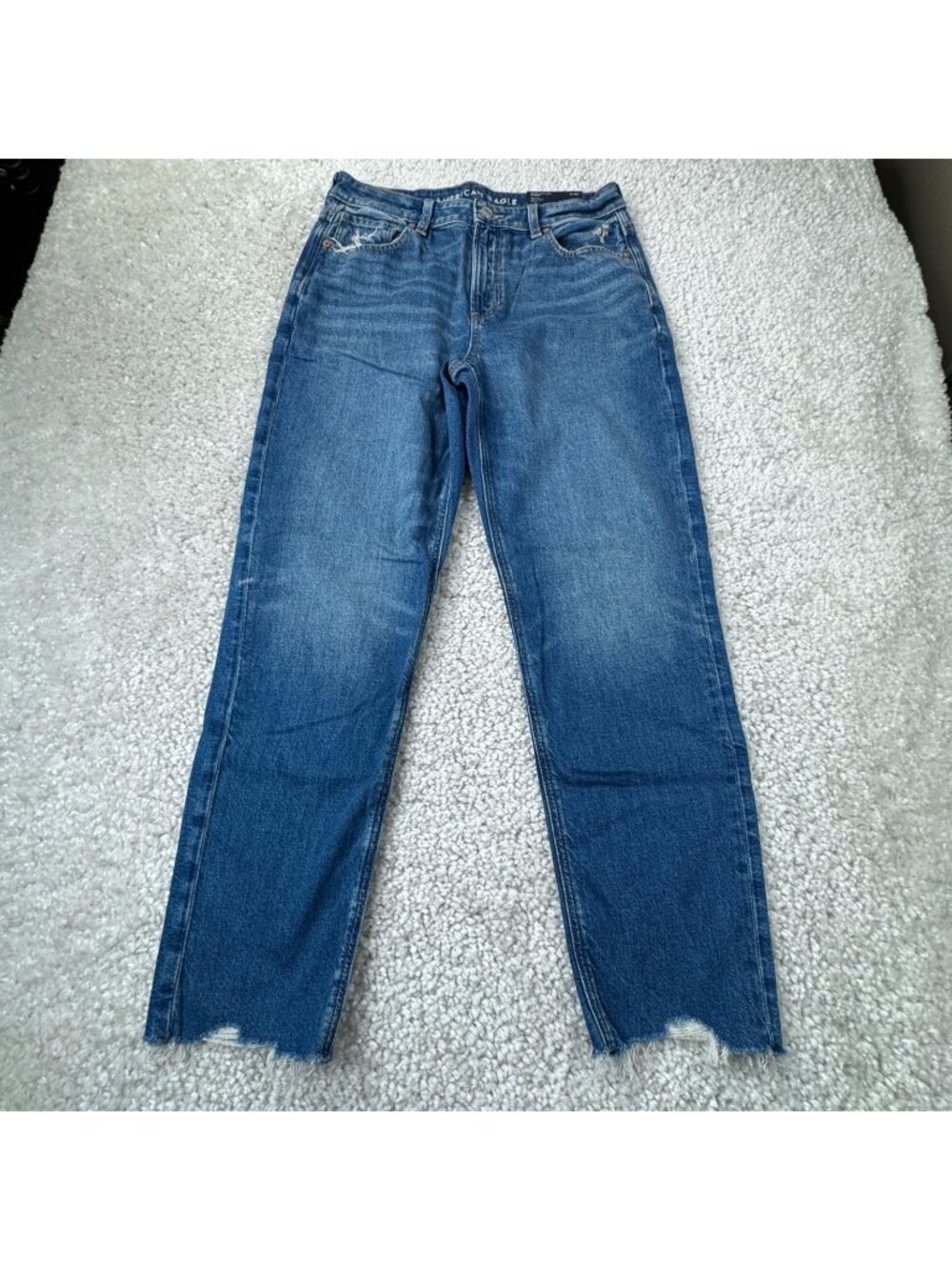 American Eagle Super High Rise Strigid Mom Jean Womens 8/29 NEW